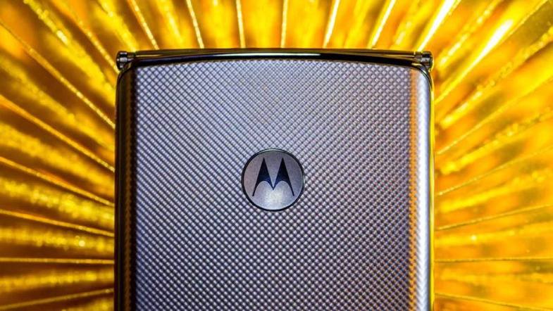 Motorola Razr – прекрасный смартфон, который пока не стоит покупать