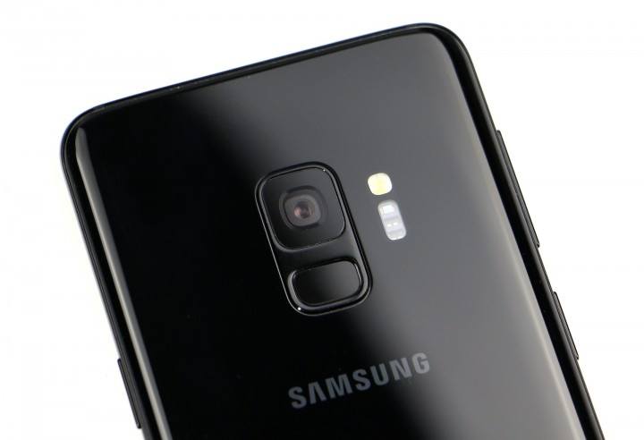 Samsung Galaxy S9/S9+: особенности и сравнение с S8